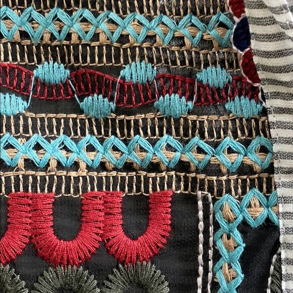 Soft Surroundings M Cotton embroidered tunic top - Picture 3 of 5